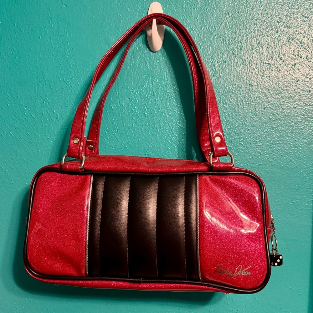 Trophy Queen pink & black Roadster purse
